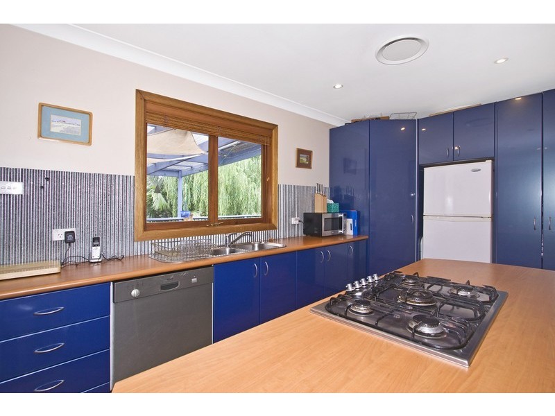 17 Koorabel Av, Copacabana NSW 2251