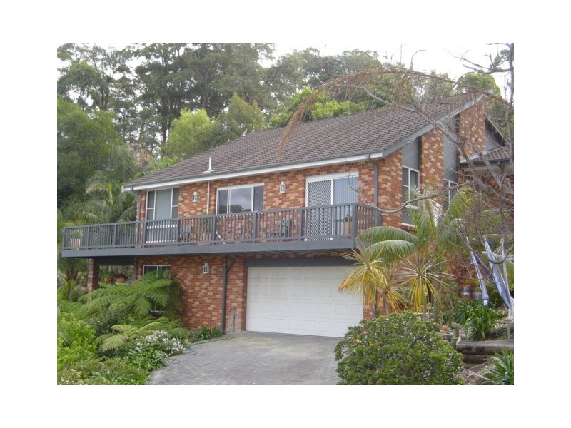2 Moores Rd, Avoca Beach NSW 2251