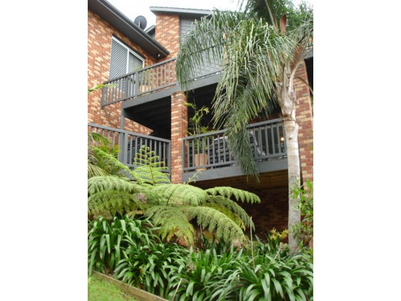 2 Moores Rd, Avoca Beach NSW 2251