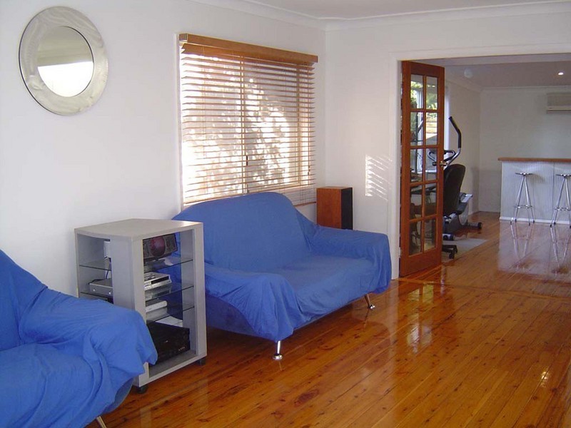 2 Mondy Cr, Avoca Beach NSW 2251