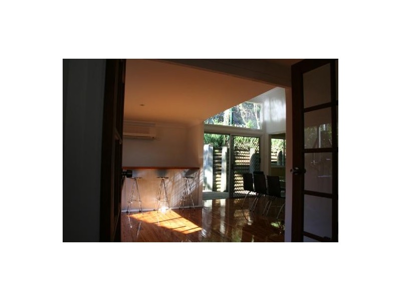 2 Mondy Cr, Avoca Beach NSW 2251