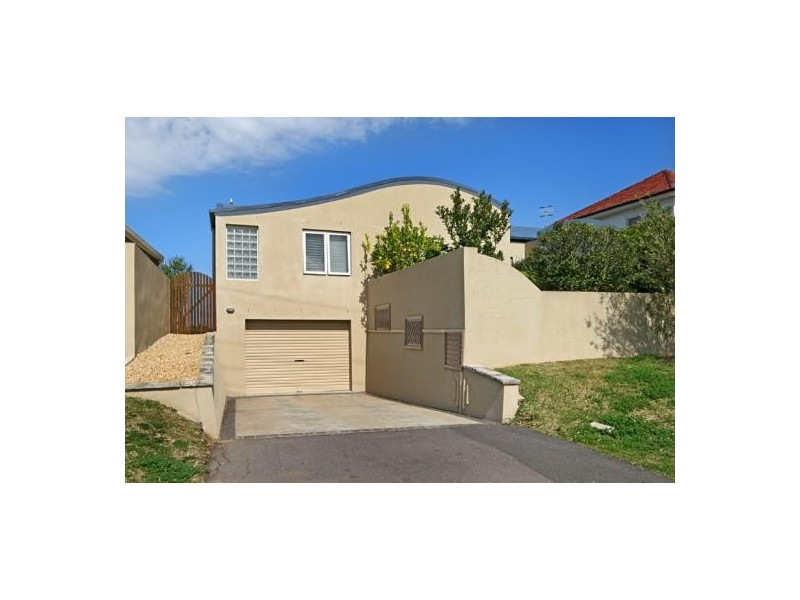 Tramway Road, North Avoca NSW 2260