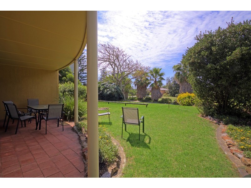 2/133 Ocean View Drive, Wamberal NSW 2260