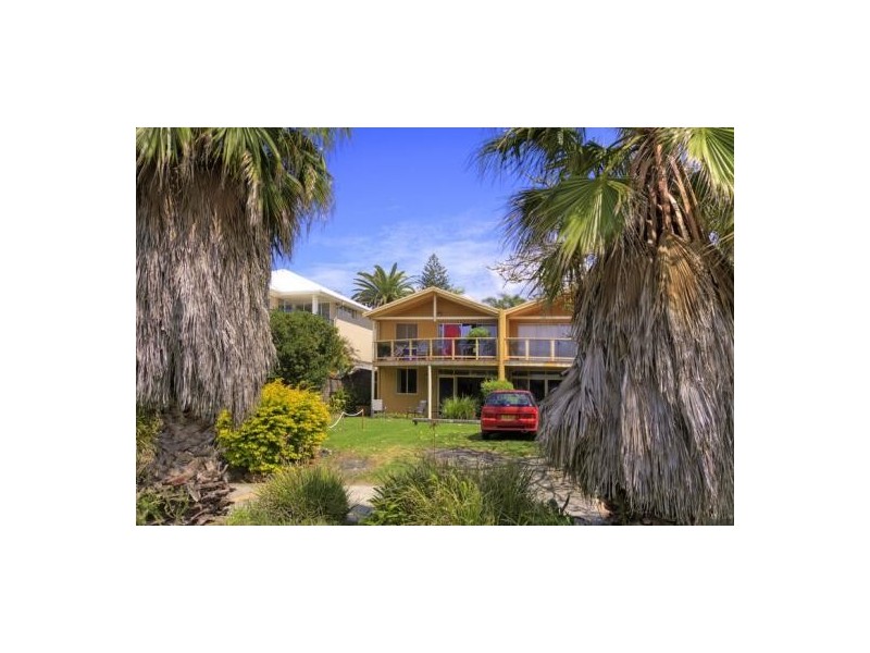 2/133 Ocean View Drive, Wamberal NSW 2260