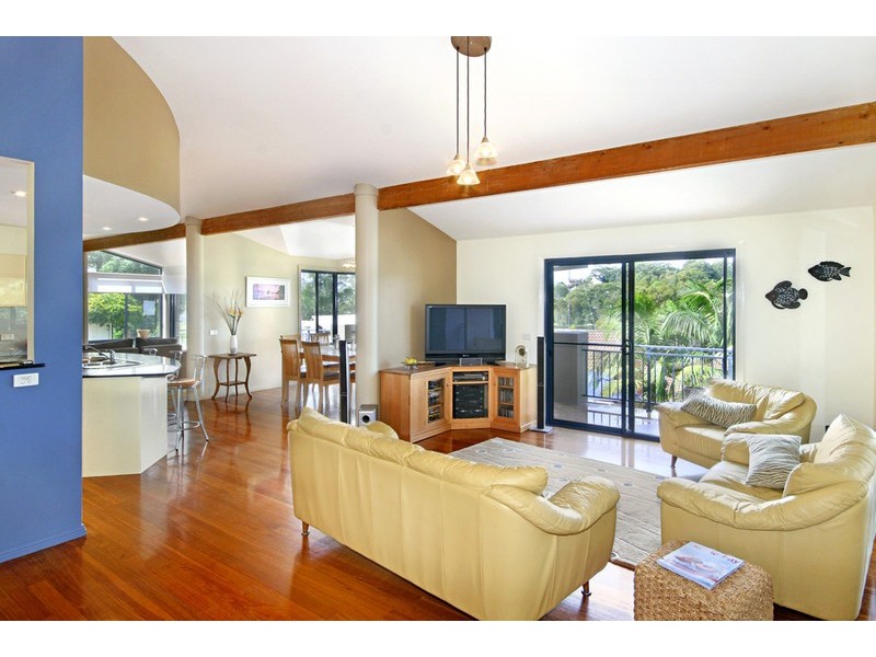 291 The Round Dr, Avoca Beach NSW 2251