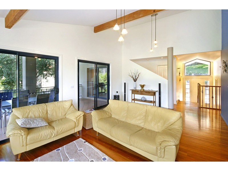 291 The Round Dr, Avoca Beach NSW 2251