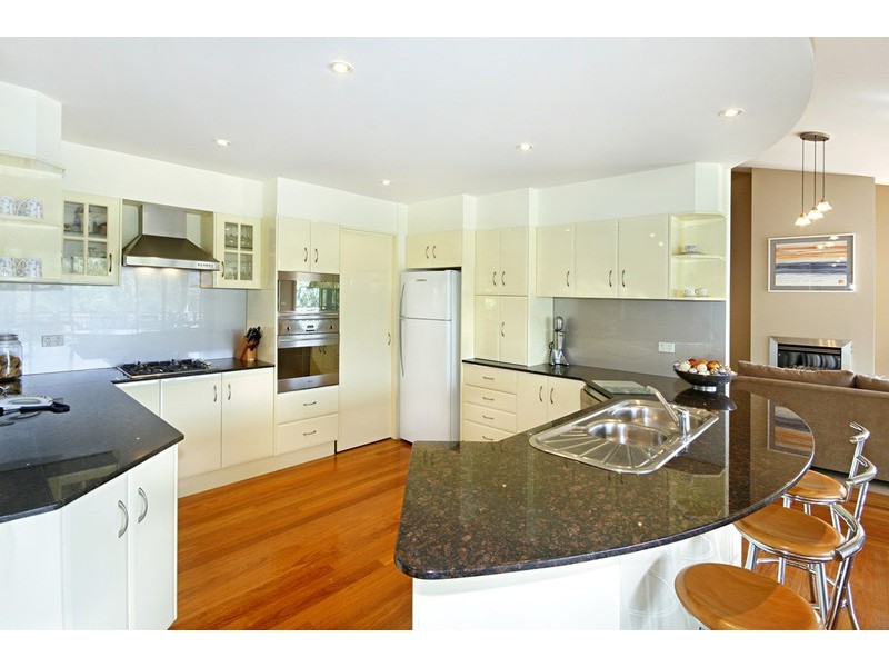 291 The Round Dr, Avoca Beach NSW 2251