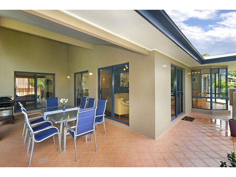 291 The Round Dr, Avoca Beach NSW 2251