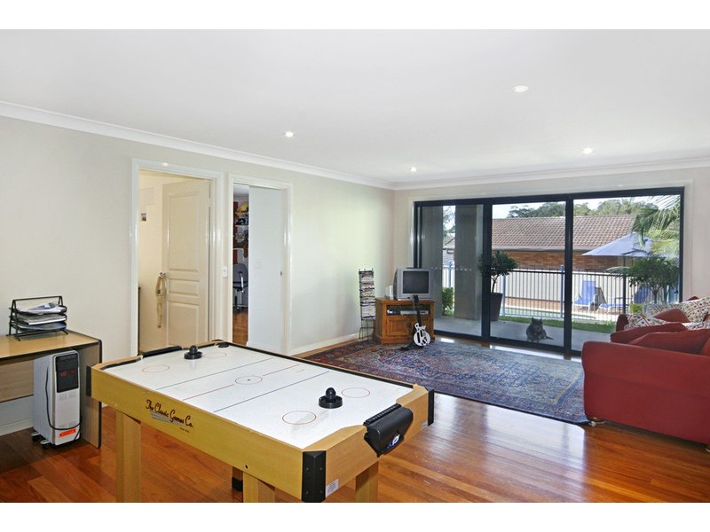291 The Round Dr, Avoca Beach NSW 2251