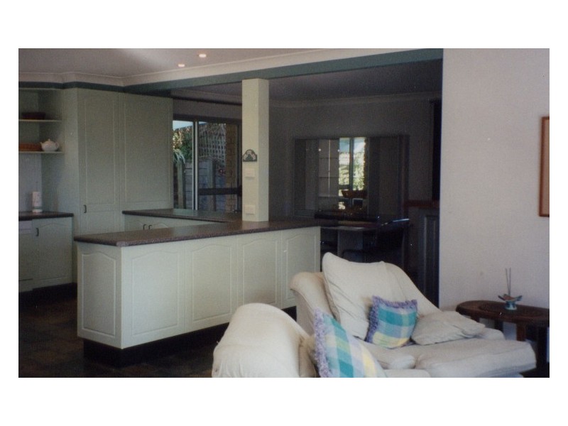 1 Noorong Avenue, Forresters Beach NSW 2260