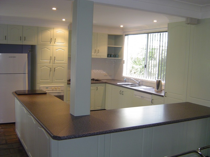 1 Noorong Avenue, Forresters Beach NSW 2260