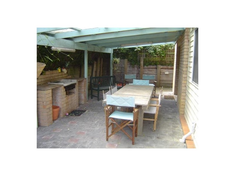 1 Noorong Avenue, Forresters Beach NSW 2260