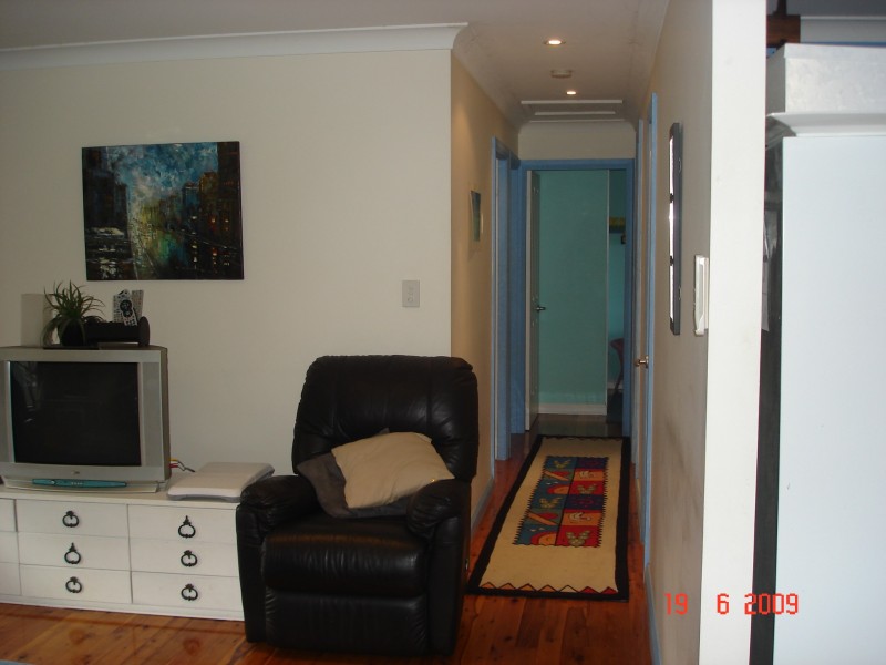 2/4 Courigal Ave, Kincumber NSW 2251