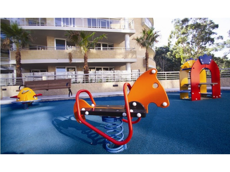 281/80 John Whiteway Drive, Gosford NSW 2250