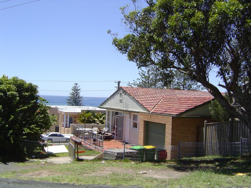 13 CLAIRVOUX RD, Wamberal NSW 2260