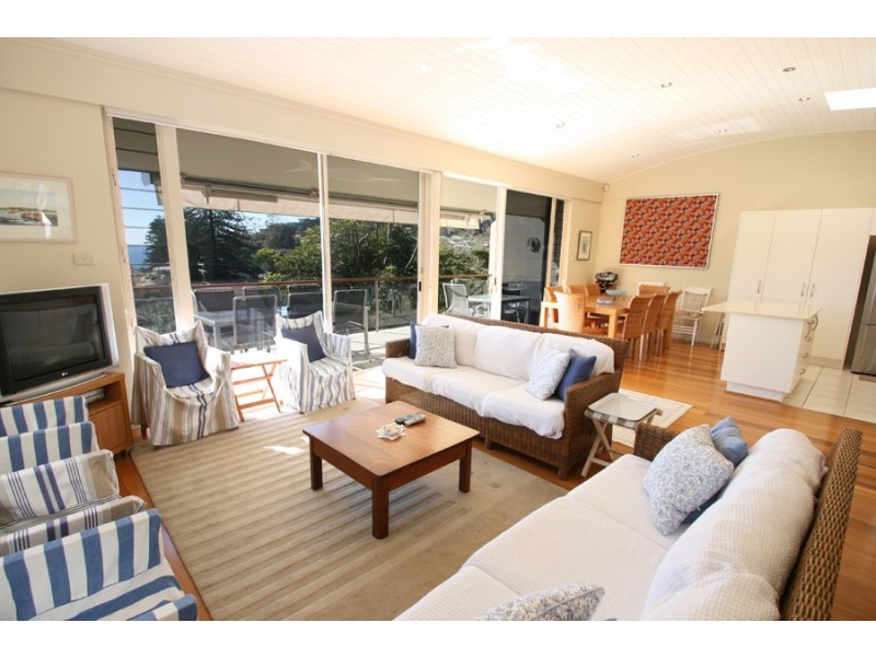 1/1 Hunts Lane, Avoca Beach NSW 2251