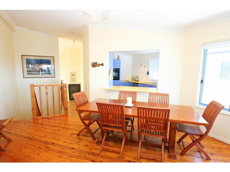 19a Warren Avenue, Avoca Beach NSW 2251