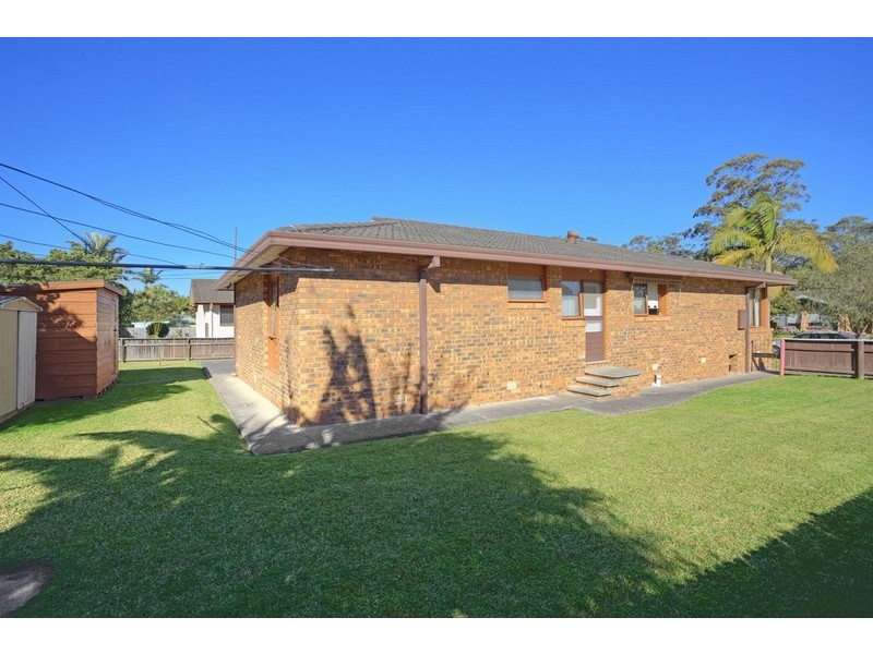 33 Windsor Road, Wamberal NSW 2260