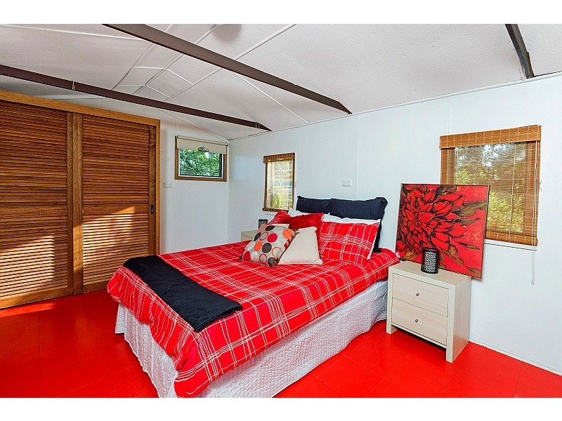 8 Endeavour Drive, Avoca Beach NSW 2251