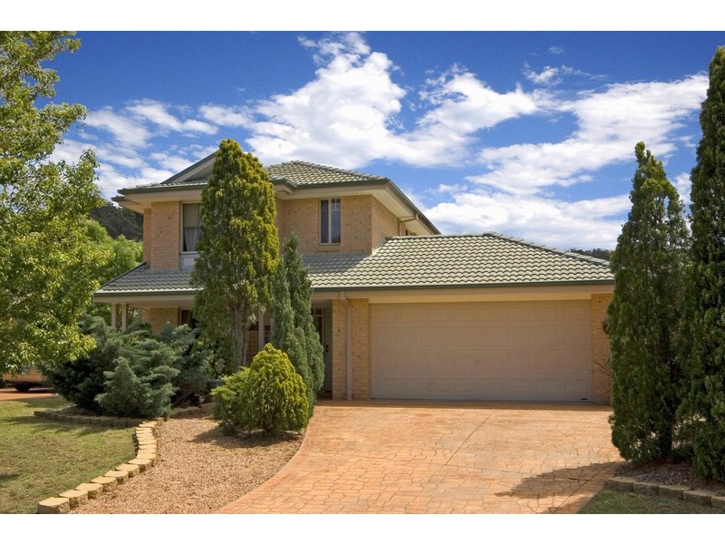 7 Peat Place, Point Clare NSW 2250