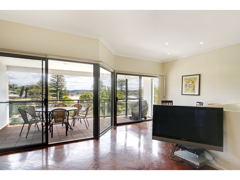 4/1 Cliff Avenue, Avoca Beach NSW 2251
