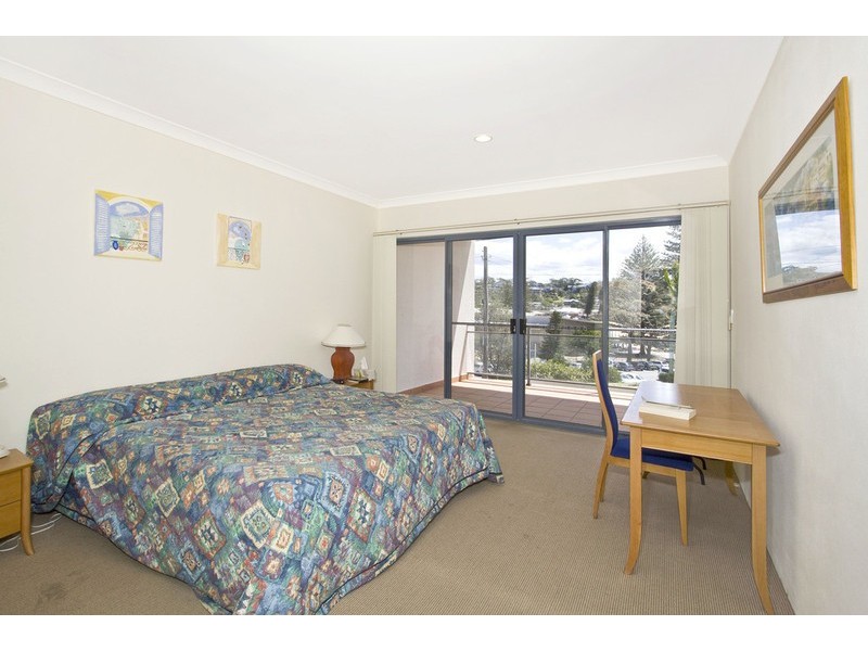 4/1 Cliff Avenue, Avoca Beach NSW 2251
