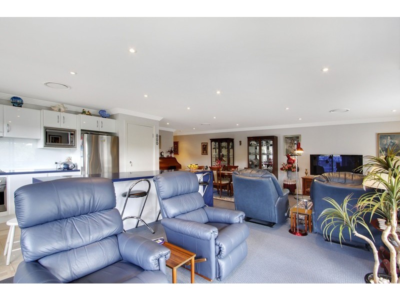 6/1 Creighton Lane, Point Frederick NSW 2250