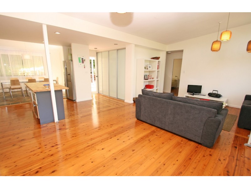 112 Del Mar Drive, Copacabana NSW 2251