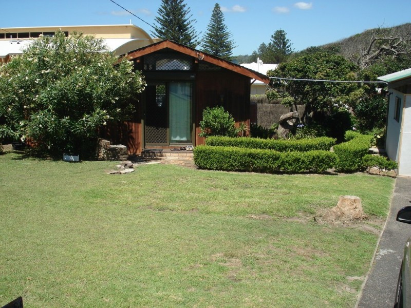 14 Coast Road, North Avoca NSW 2260