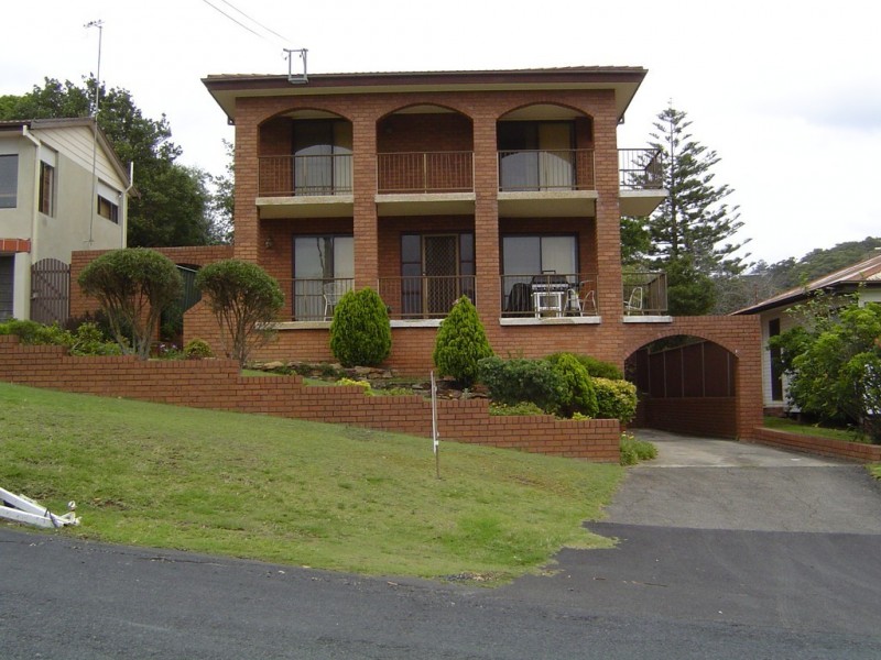 2/28 Maroomba Road, Terrigal NSW 2260