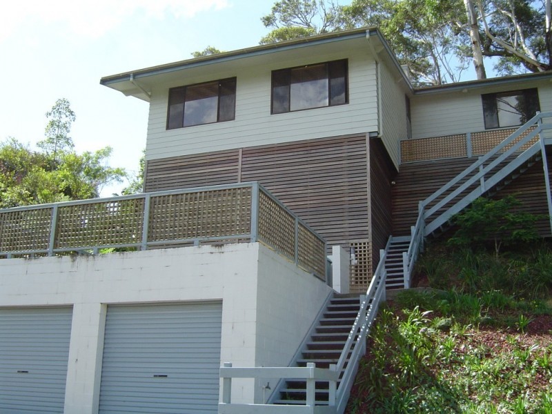 35 Cabbage Tree Ave, Avoca Beach NSW 2251
