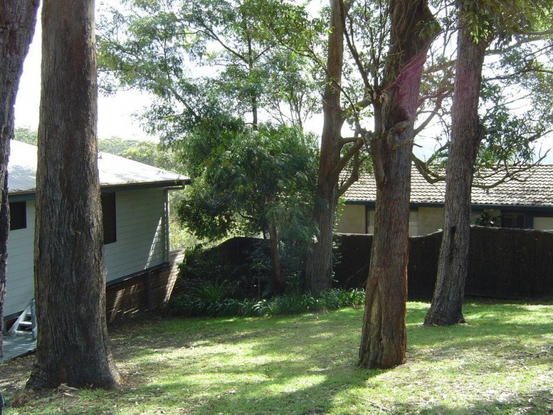 35 Cabbage Tree Ave, Avoca Beach NSW 2251