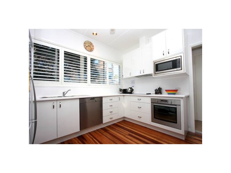 1/2 Ficus Ave, Avoca Beach NSW 2251