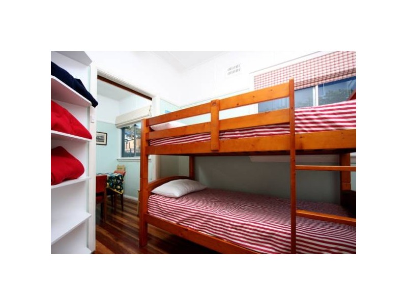 1/2 Ficus Ave, Avoca Beach NSW 2251