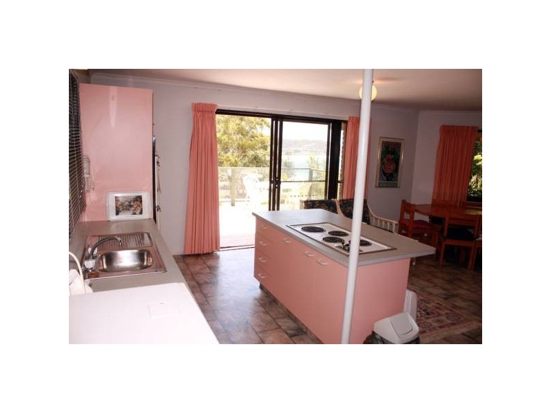 30 Fairscene Crescent, Avoca Beach NSW 2251