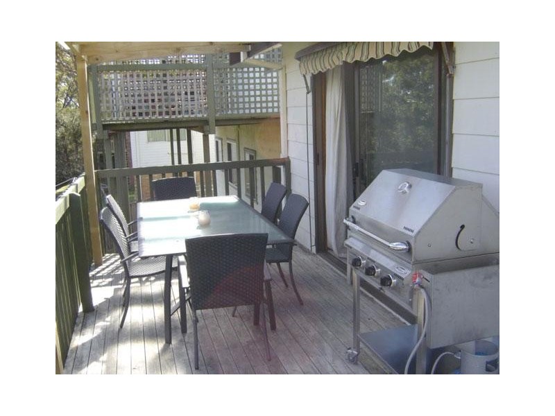 20 Warren Ave, Avoca Beach NSW 2251