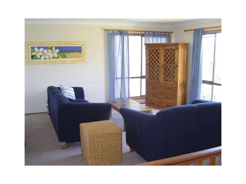 20 Warren Ave, Avoca Beach NSW 2251