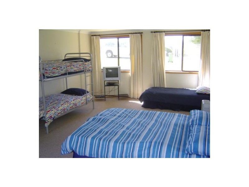 20 Warren Ave, Avoca Beach NSW 2251