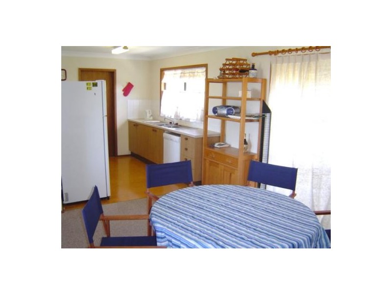 20 Warren Ave, Avoca Beach NSW 2251
