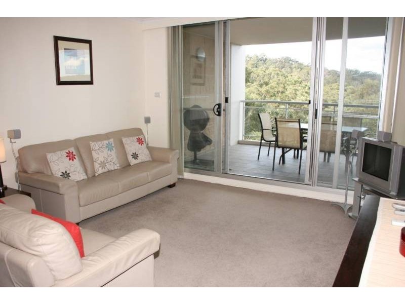 363/80 John Whiteway Drive, Gosford NSW 2250