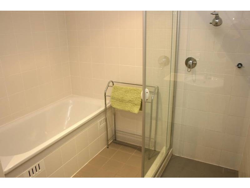 363/80 John Whiteway Drive, Gosford NSW 2250