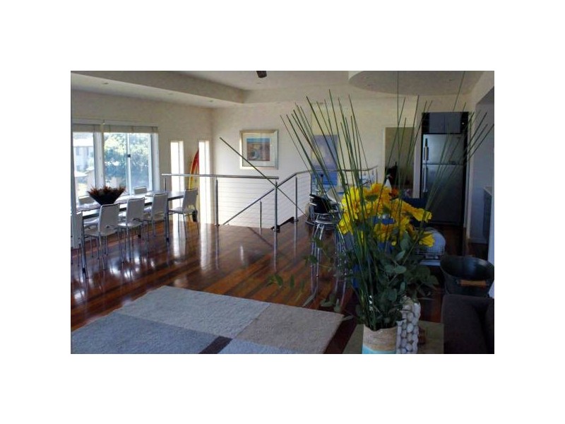 19 Reserve Dr, Bateau Bay NSW 2261