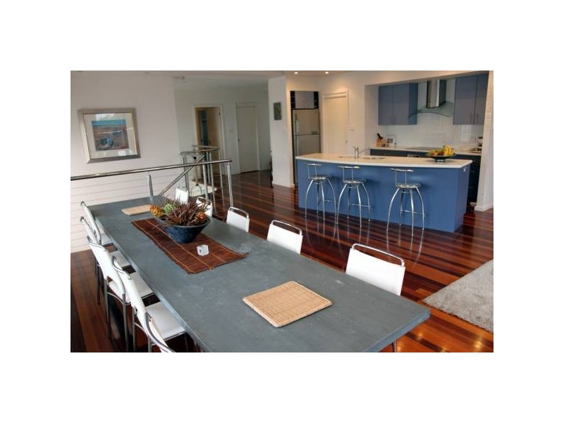 19 Reserve Dr, Bateau Bay NSW 2261