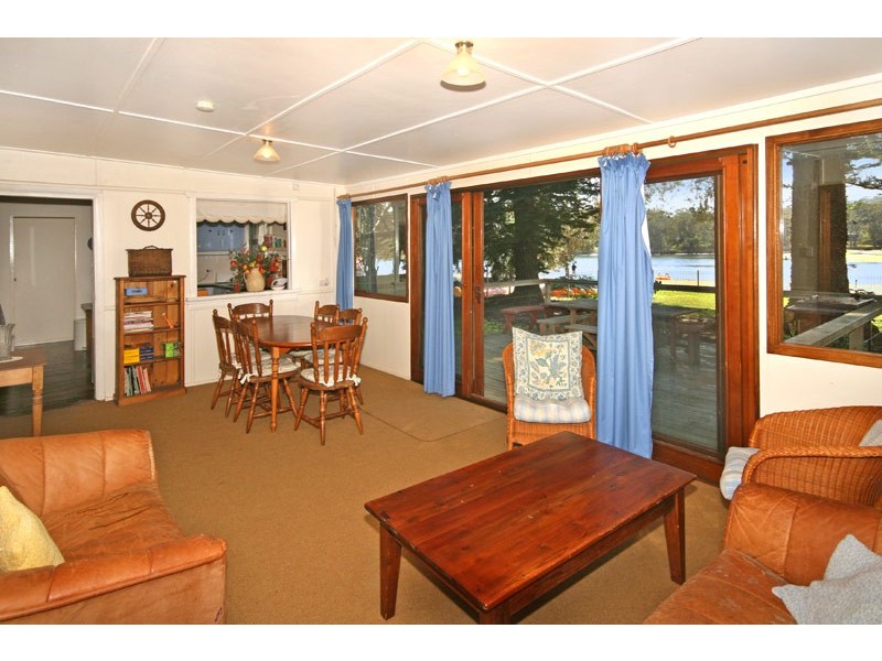 13 Ficus Avenue, Avoca Beach NSW 2251