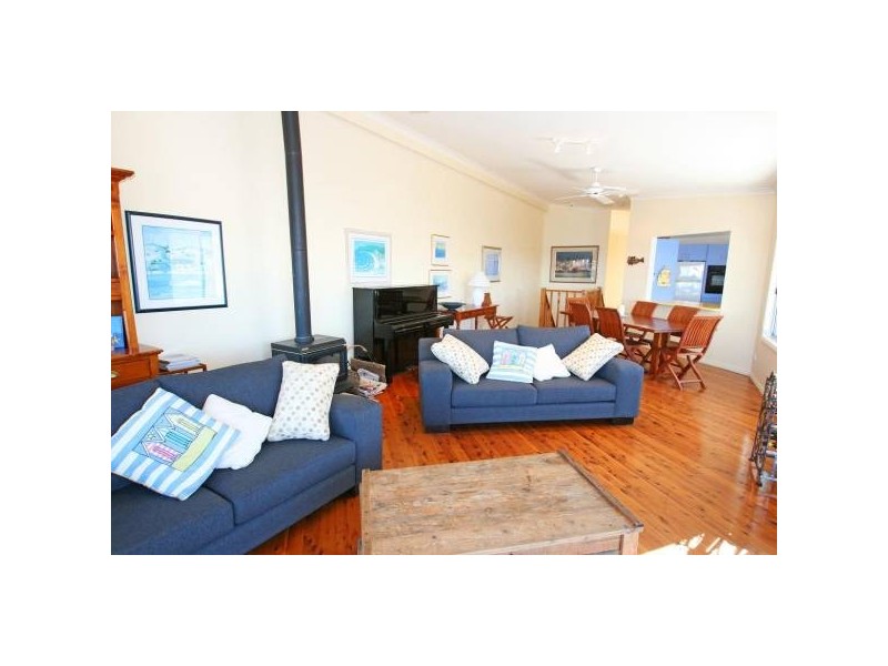 19a Warren Avenue, Avoca Beach NSW 2251