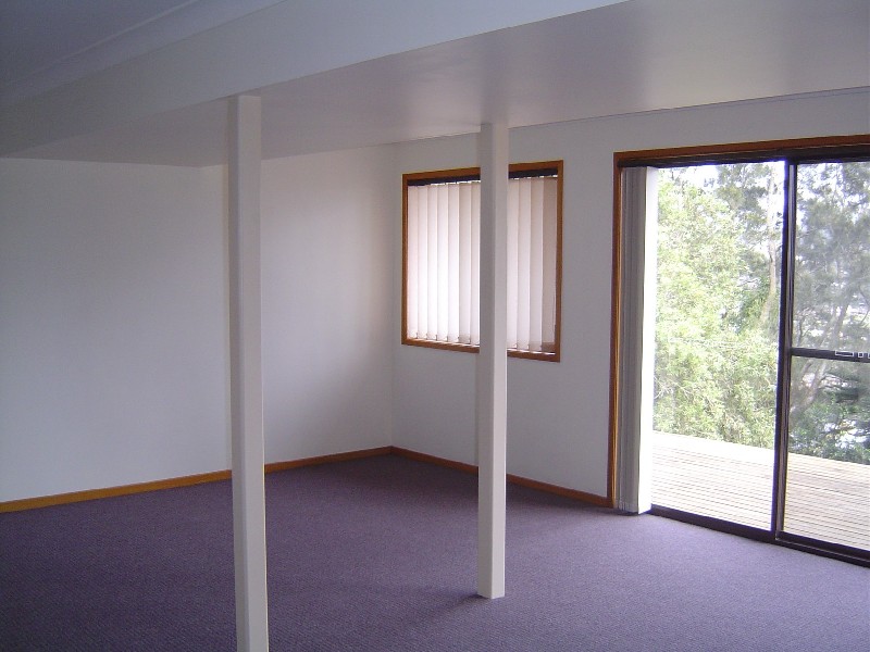 Del Monte Place, Copacabana NSW 2251