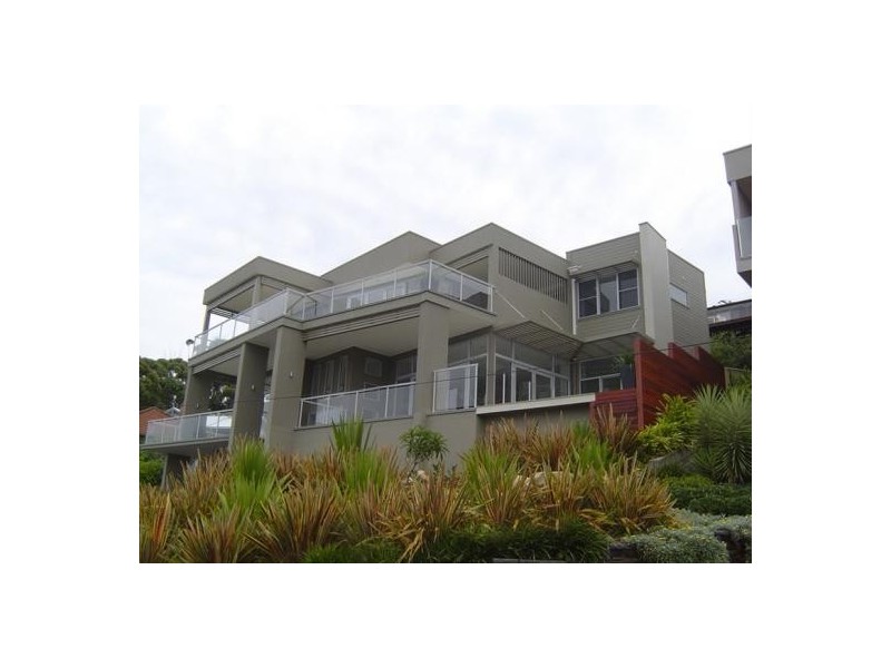 21 Ascot Av, Avoca Beach NSW 2251