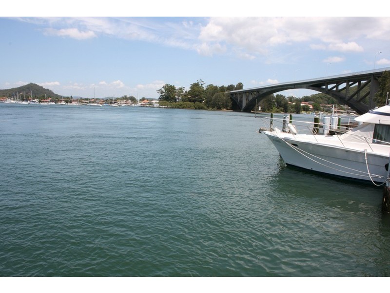 94 Daley Avenue, Daleys Point NSW 2257