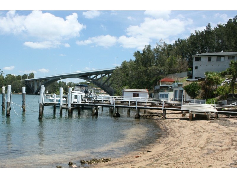 94 Daley Avenue, Daleys Point NSW 2257