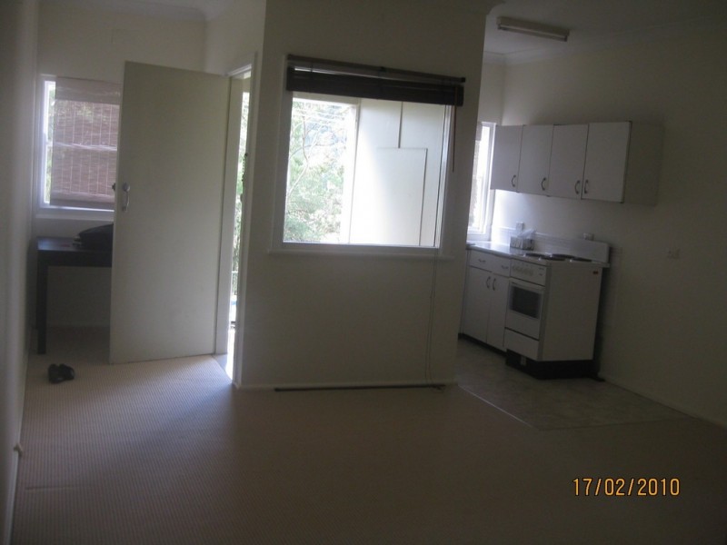 2/8 Margin Street, Gosford NSW 2250